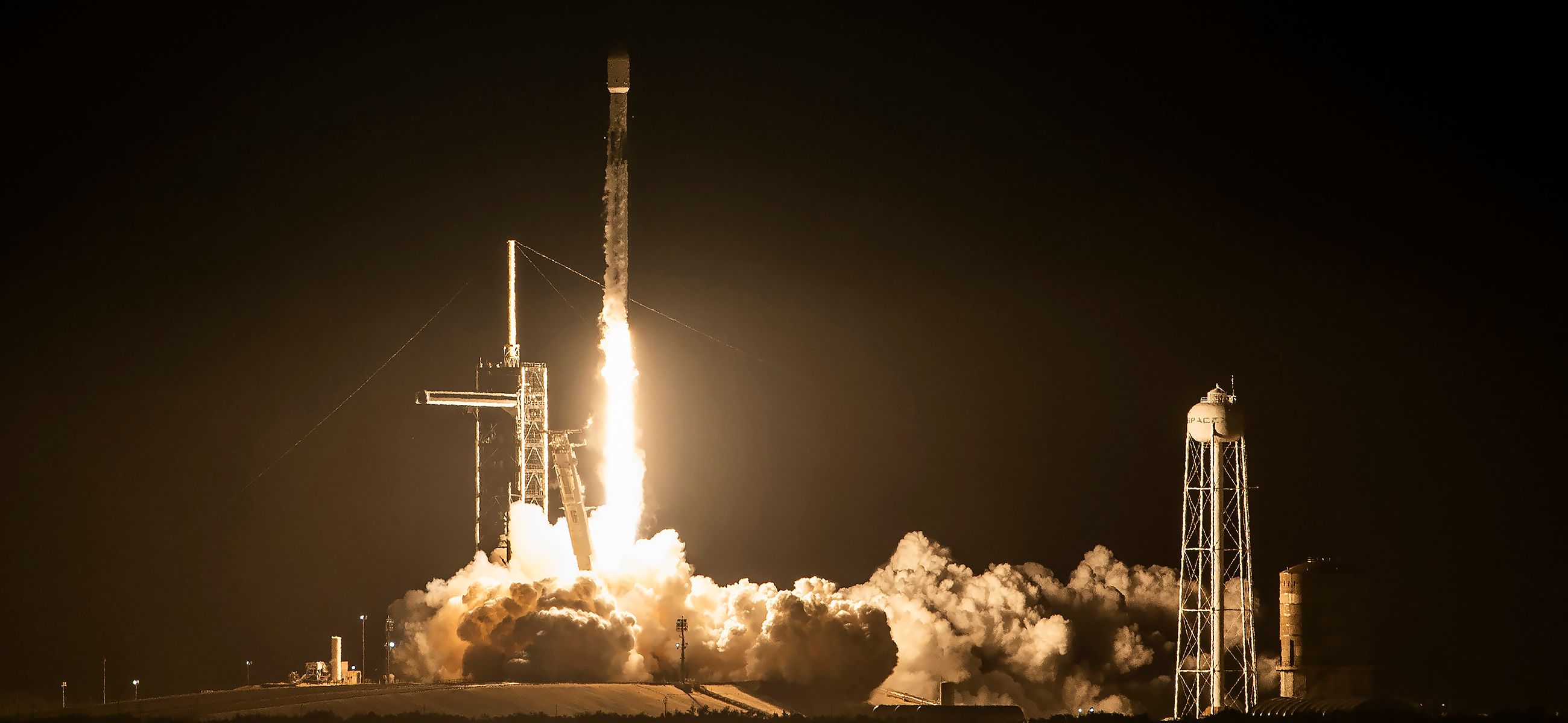 Despegue del Falcon 9 iniciando IM-1, Nova-C Odysseus